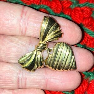 Avon Gold Bow & Heart Brooch Vintage Mother’s Day Gift 1”